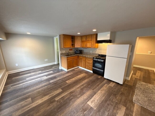 Photo - 696 Eisenhower Ct NW