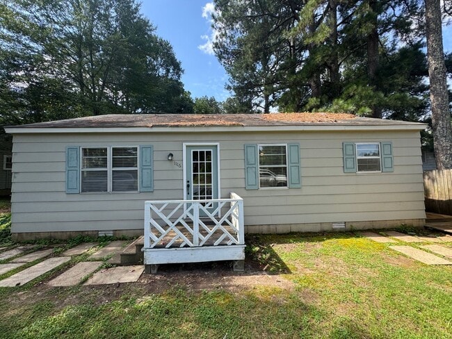 3 Bed 1 Bath House - 3 Bed 1 Bath House