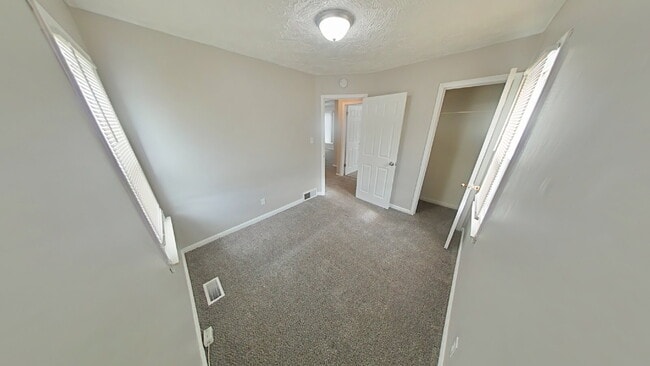 Photo - 22819 Nagel St Apartamento