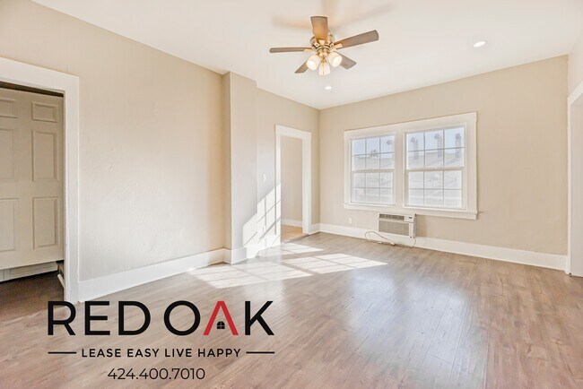 Photo - Charming Two Bedroom with Hardwood Style F... Unit 6