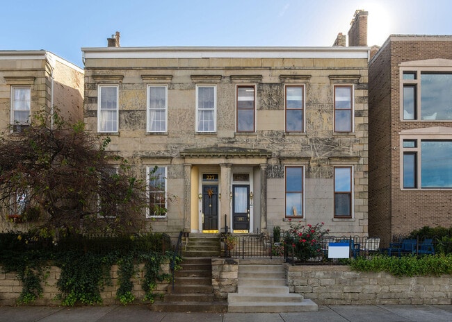 Building Photo - 225 Riverside Dr