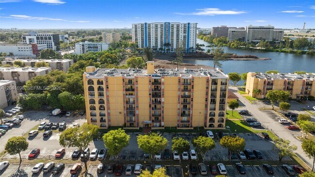 4801 NW 7th St Unit 109-16