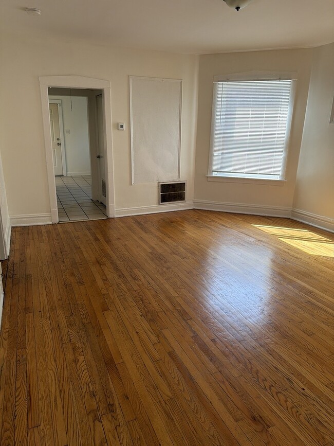 Photo - 7741 S Yates Blvd Unit 3