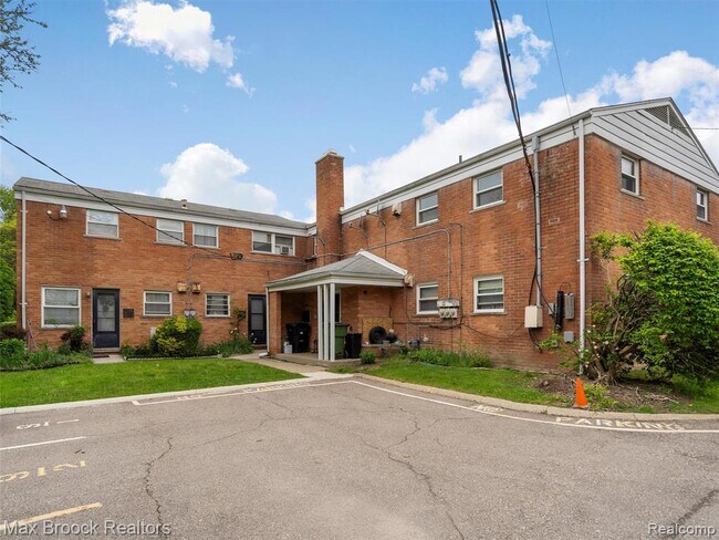 Photo - 2717 W 13 Mile Rd Unit 14