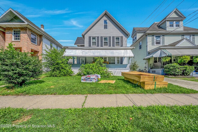 Building Photo - 2528 Boulevard Ave Rental