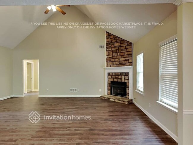 Photo - 520 Hamlet Dr