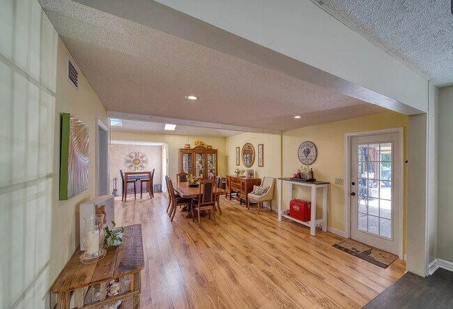 Photo - 3900 W 17th St