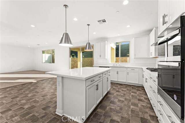 Photo - 8465 Anthony St