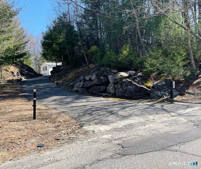 Building Photo - 121 S Main St