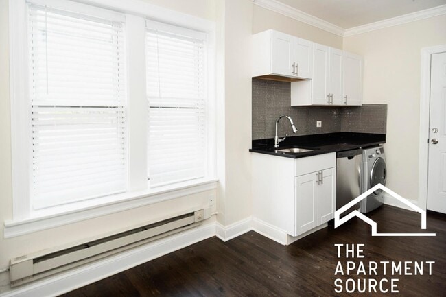 Photo - 3825 N Greenview Ave Unit 2E