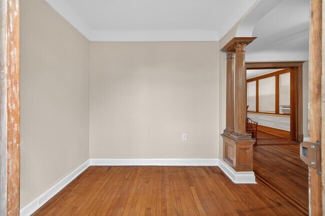 Photo - 18 Boyd Ave Unit 2