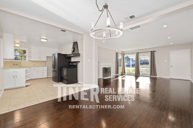 Photo - 3825 Duran Cir