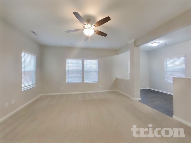 Photo - 115 Clove Hitch Dr