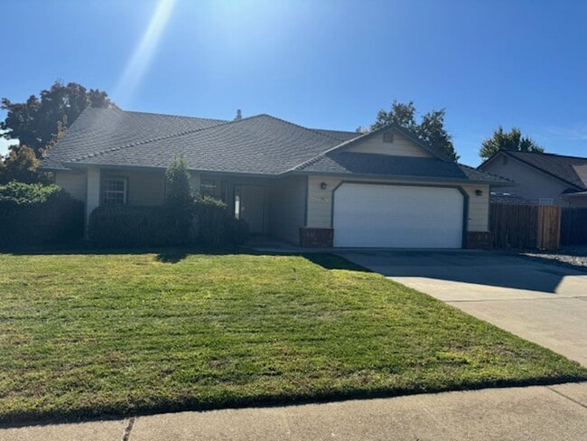 Home in Country Heights Subdivision Area w... - Home in Country Heights Subdivision Area w...
