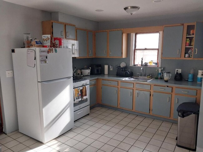 Building Photo - 4 Union Ave Unit 1