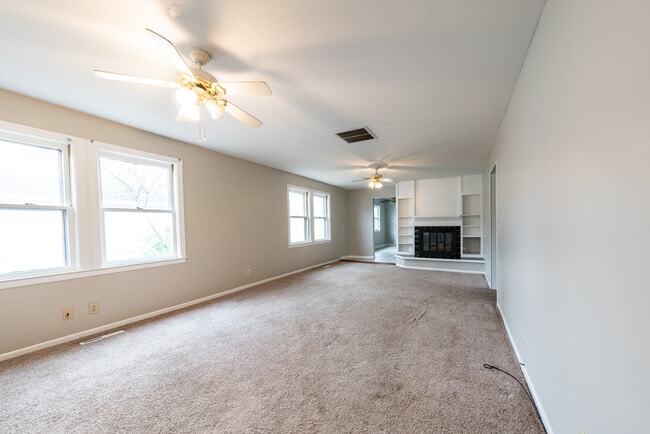 Photo - 812 W Ash Ave