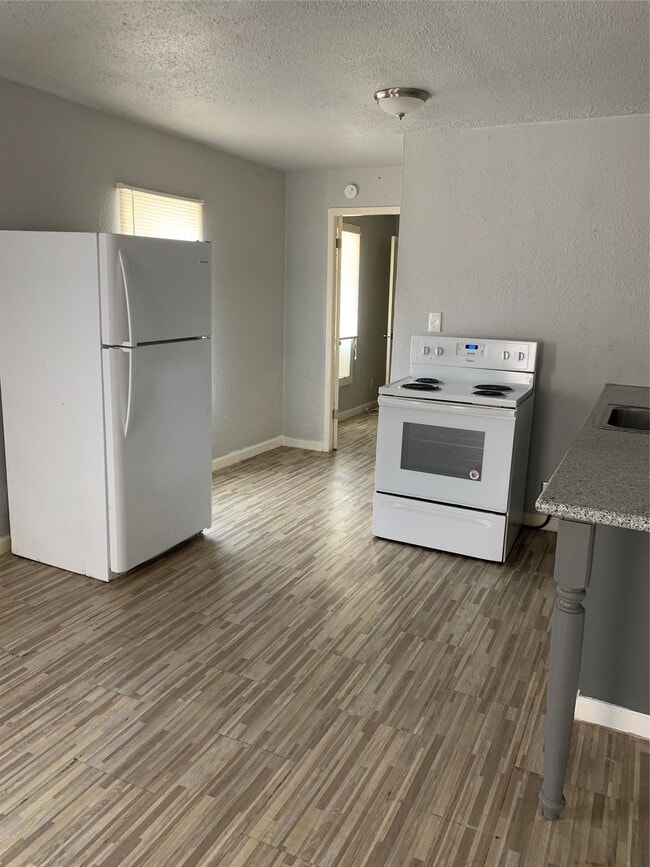 Photo - 3116 Avenue L Unidad 1