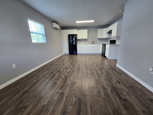 Photo - 4433 Bryan Ave