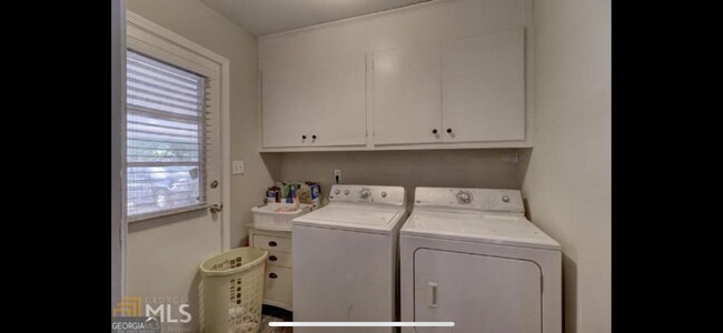 Photo - 1030 College Station Rd