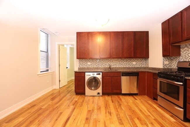 562 W Arlington Pl Unit 601