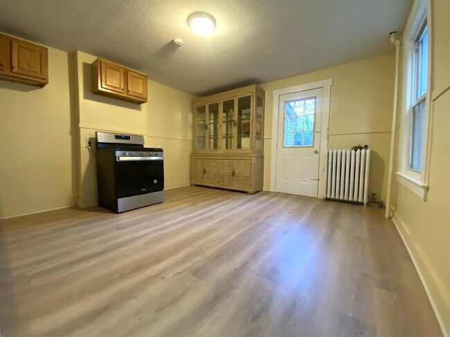 Photo - 153 Hamilton St