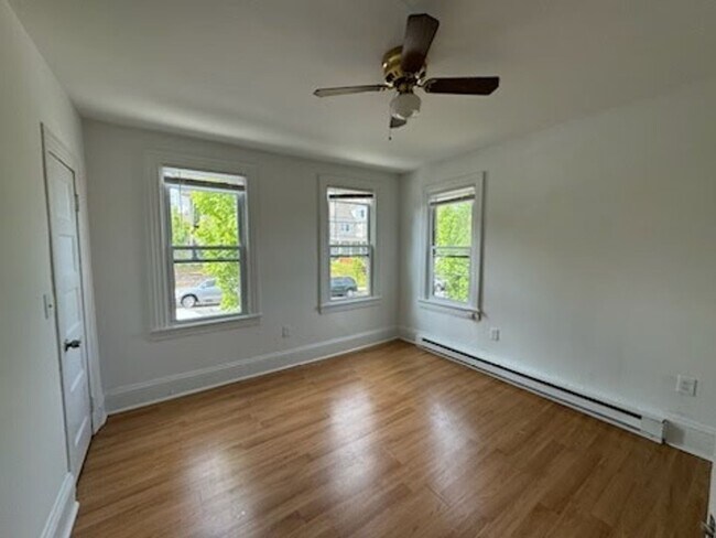 Photo - 1046 Northampton St Unidad Apt 2 - Second Floor