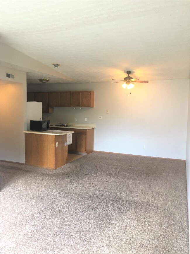 Photo - 247 W Union St