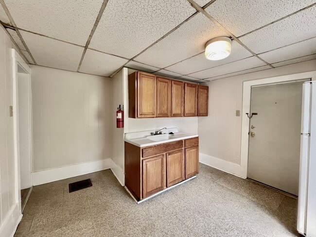 Building Photo - 103 Marion St Unit 103 Marion St #2