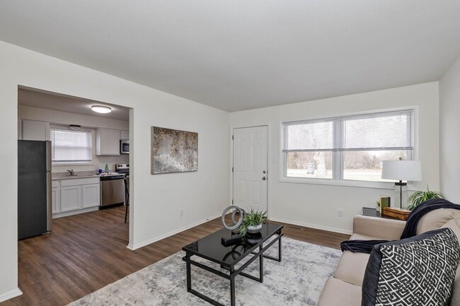 Photo - 2121-2123 Fairfax Road Unidad 2121