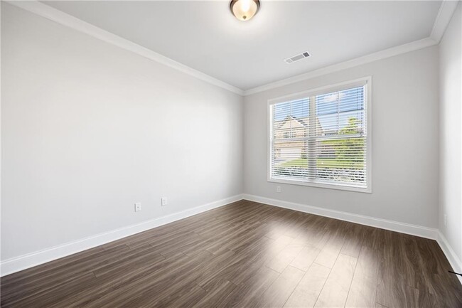 Photo - 130 Logan Pass Dr