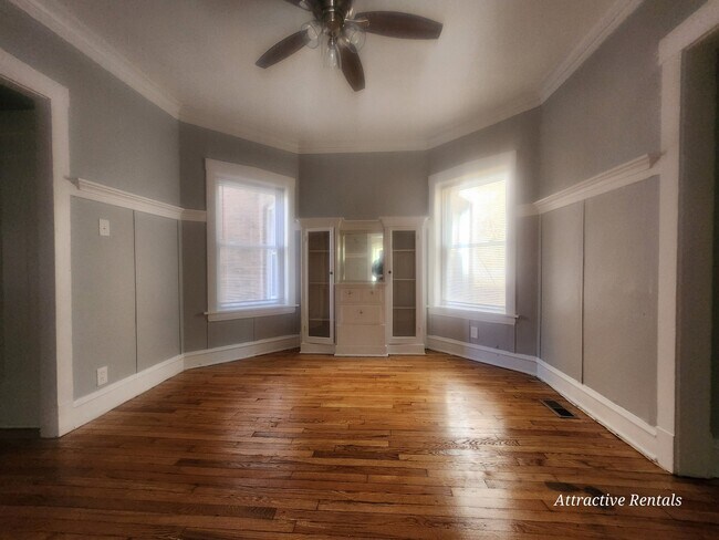 Photo - 6525 S Evans Ave Unidad 1