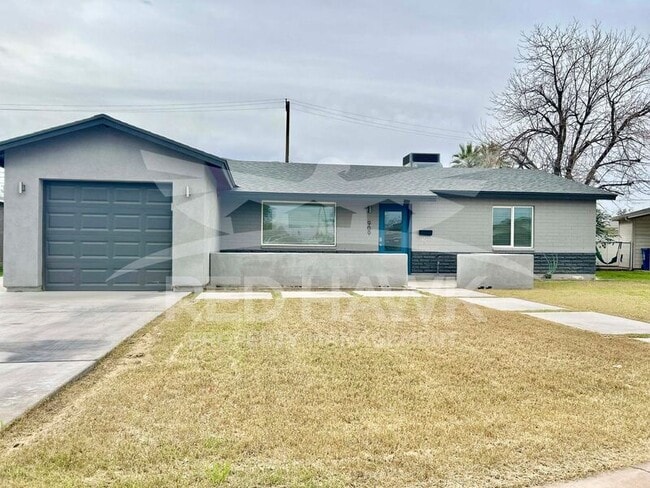 Photo - 909 W 17th Pl