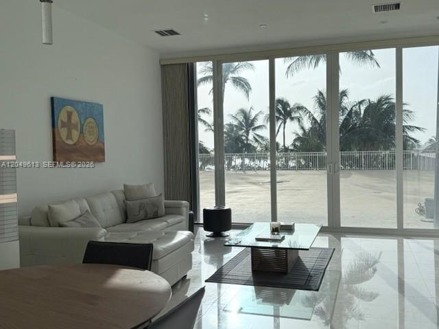 Photo - 881 Ocean Dr Unidad L2