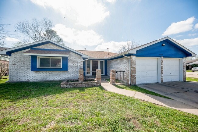 Photo - 6835 Castleview Ln