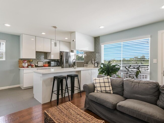 Building Photo - 3110 Red River St Unit C403 Rental