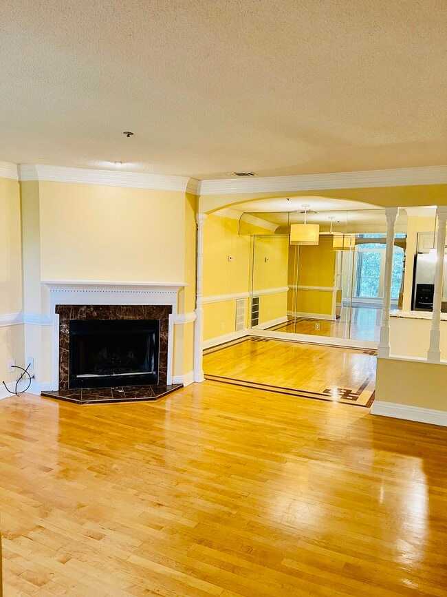 Photo - 247 Cobblestone Trl Unit 247