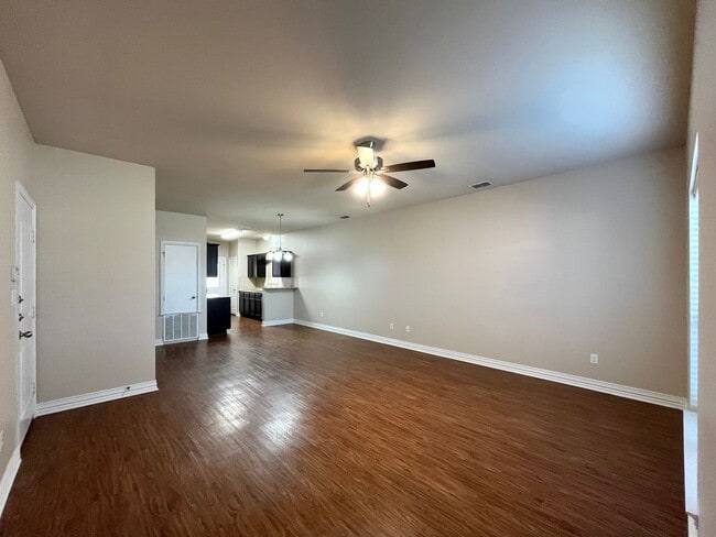 Photo - 319 Princess Place