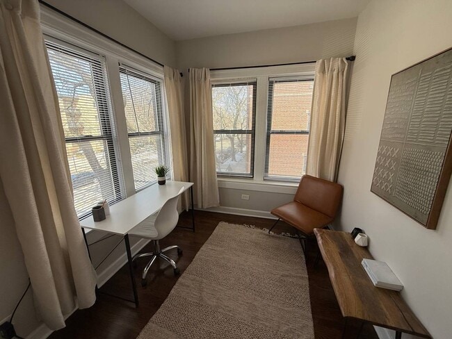 Photo - 1359 W Touhy Ave Unidad 2N