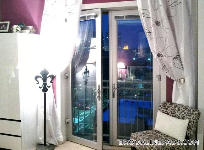 Photo - 16 Miner St Unit 602