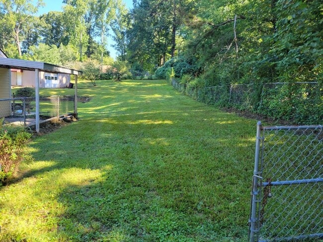 Photo - 355 Hicks Dr SE