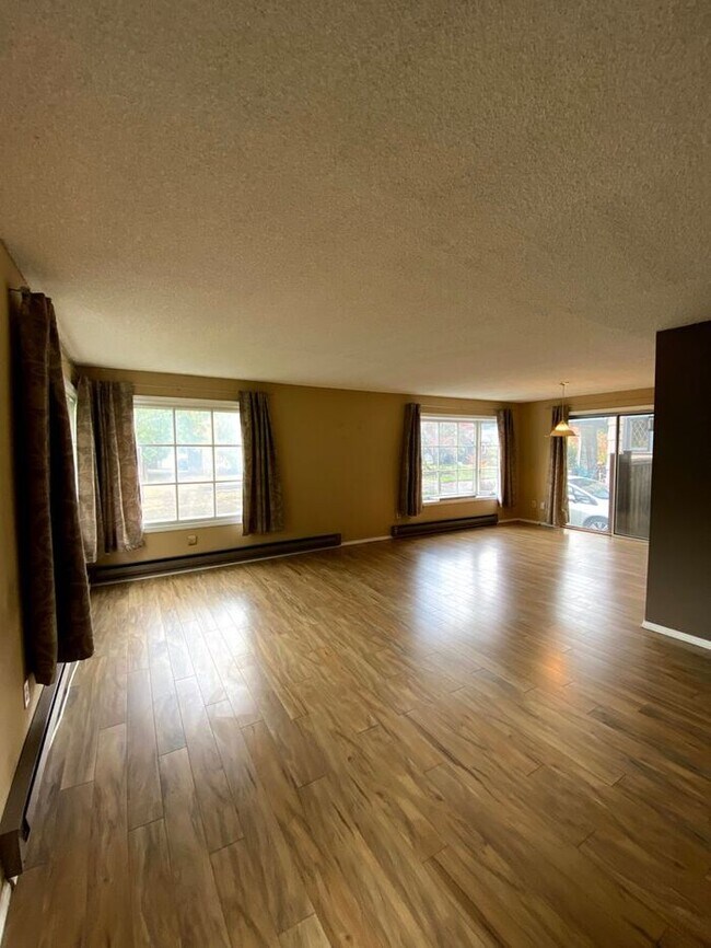 Photo - 343 NE 63rd Ave