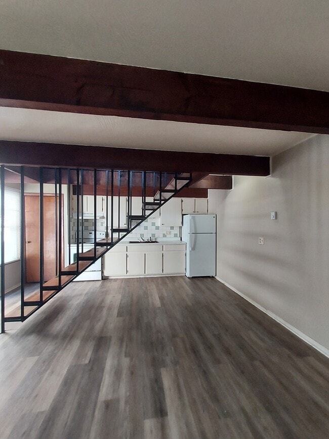 Building Photo - 437 S 2nd St Unit C