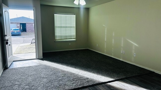 Photo - 8905 Terrell Ave