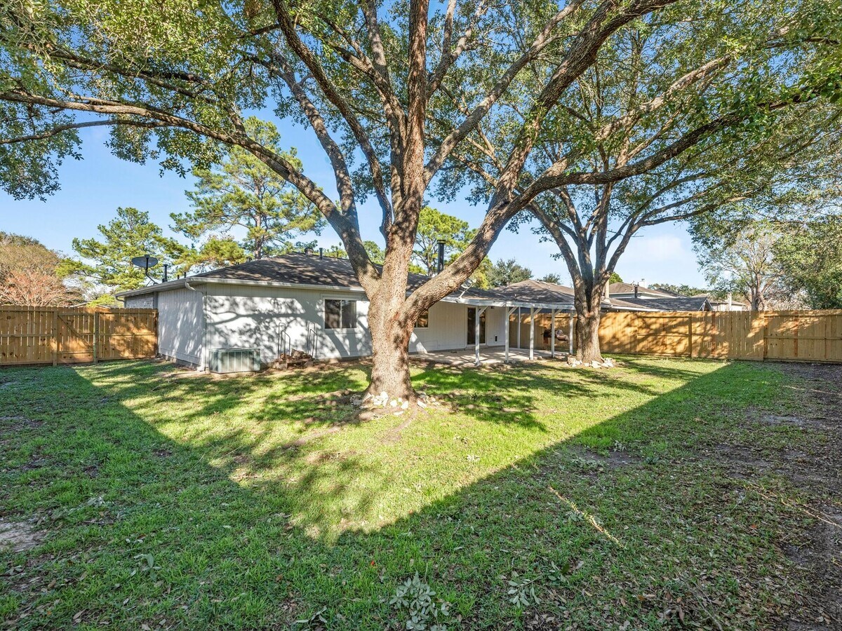 Photo - 5425 Yale Dr