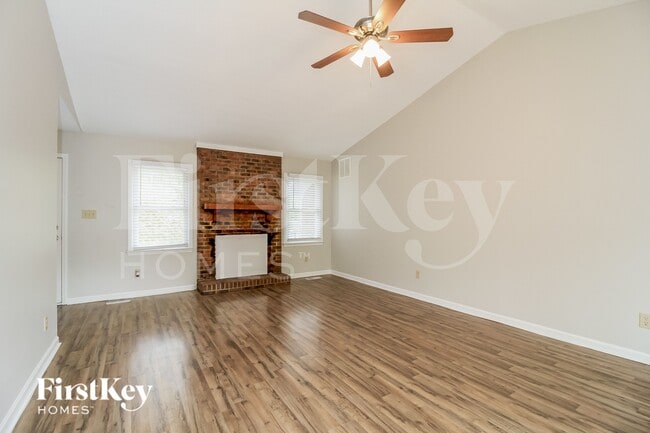 Photo - 324 Century Blvd