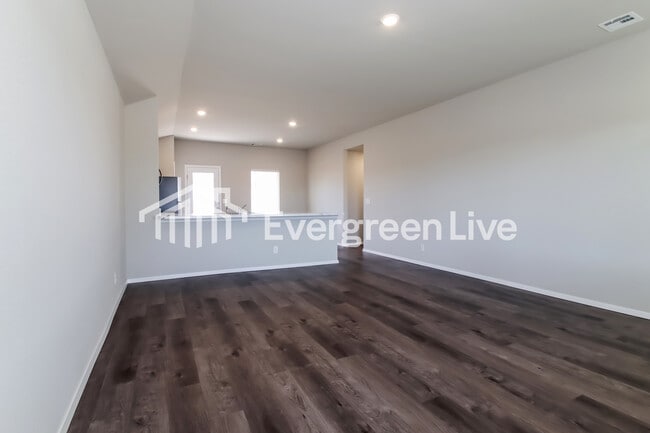 Photo - 2107 S Lakin Ln