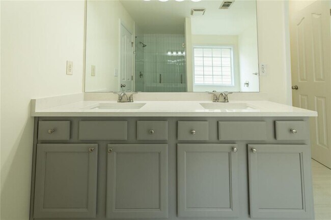 Photo - 2070 Cabela Dr