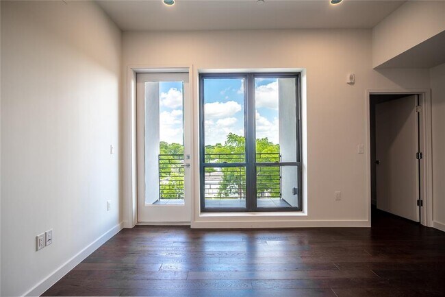 Photo - 1322 E 12th St Condo Unit 401