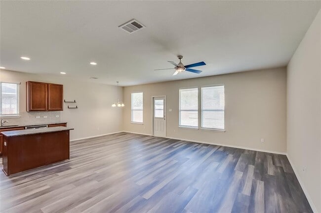 Photo - 216 Golden Butterfly Dr