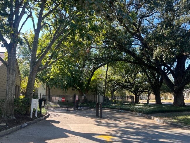 Photo - 10047 Westpark Dr Unit 46